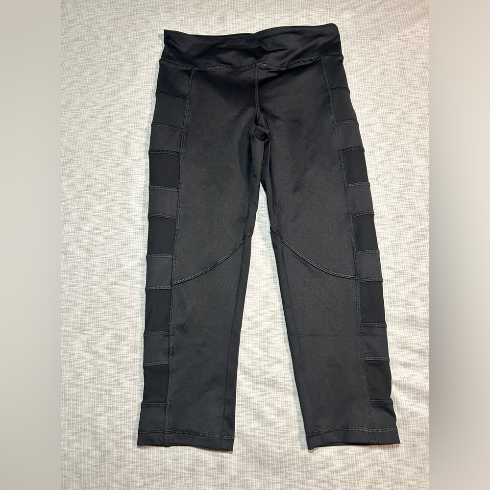 Foreverā 21 Leggings Size Small Black Mesh Detail Cropped